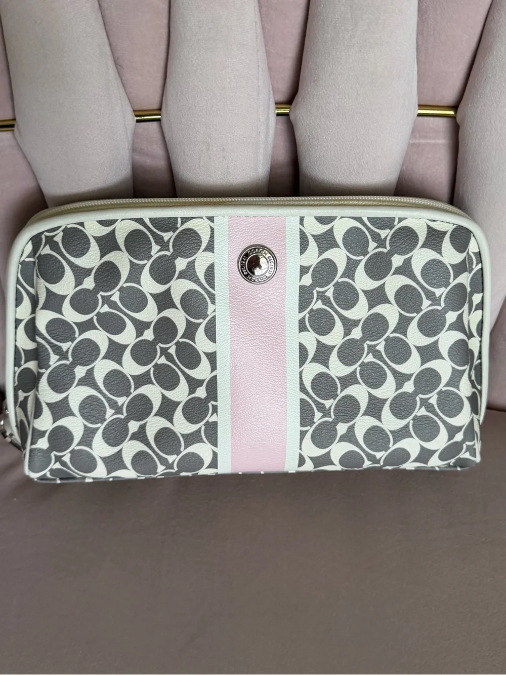 COACH Heritage Signature Stripe Cosmetic Bag 🩷
